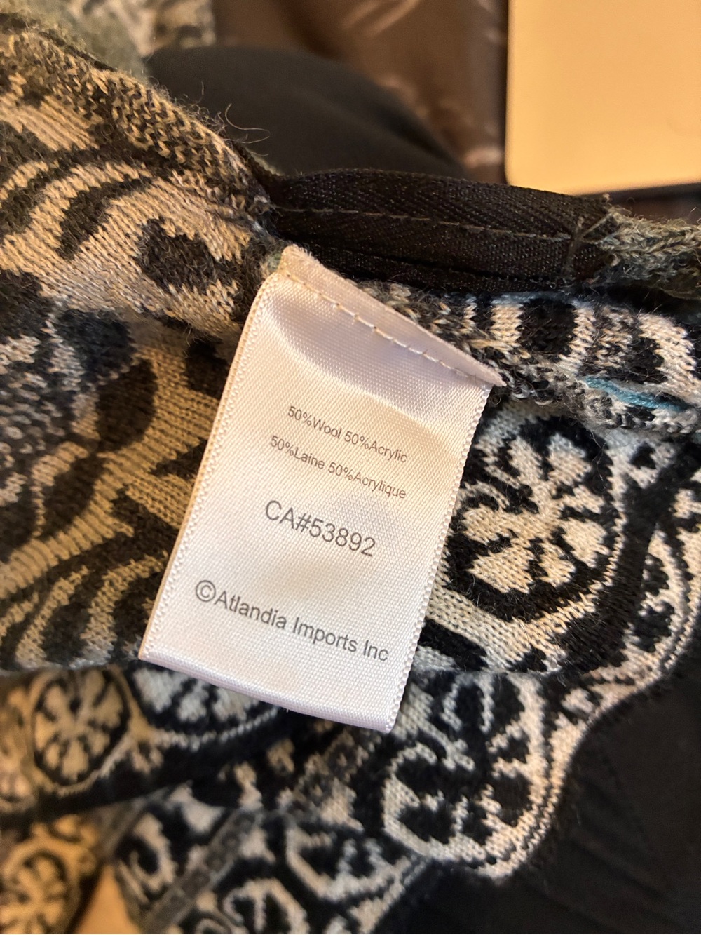 Icelandic Design Striped Pattern Zip-Up Cardigan Sweater in blue and gray - Picture 4 of 6